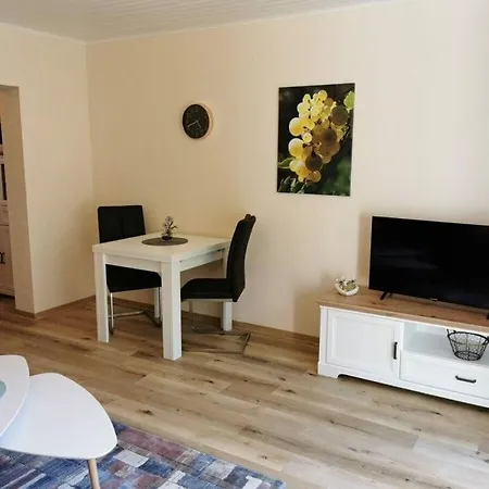 Haus Weingarten Modern Retreat ارنست